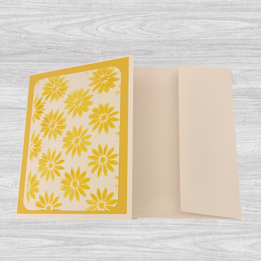 Daisy Dreams: Cheerful Handmade Notecards for Special Messages (8 pack)