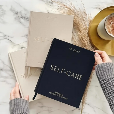 365 Days Daily Mindfulness Planner:  Inspirational Quotes Reflective Diary