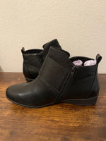 Women Boots: The Amberly Shootie by Comfortview (11WW)