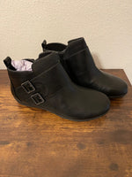 Women Boots: The Amberly Shootie by Comfortview (11WW)